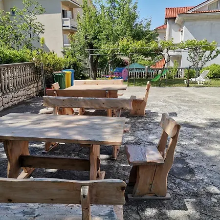 In With Balcony, Wifi 4620-96 Гостевой дом Лопар